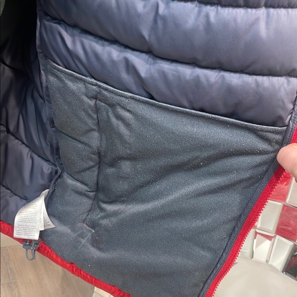 Columbia men’s Red Puffer Jacket - Picture 4 of 9